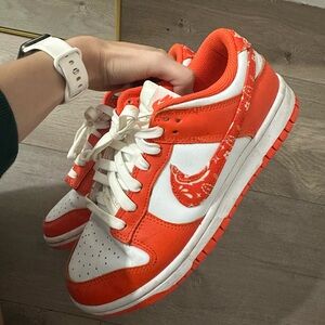 Orange low top nike Jordans